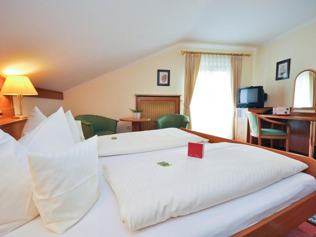Hotel Quellenhof Bad Wiessee Værelse billede